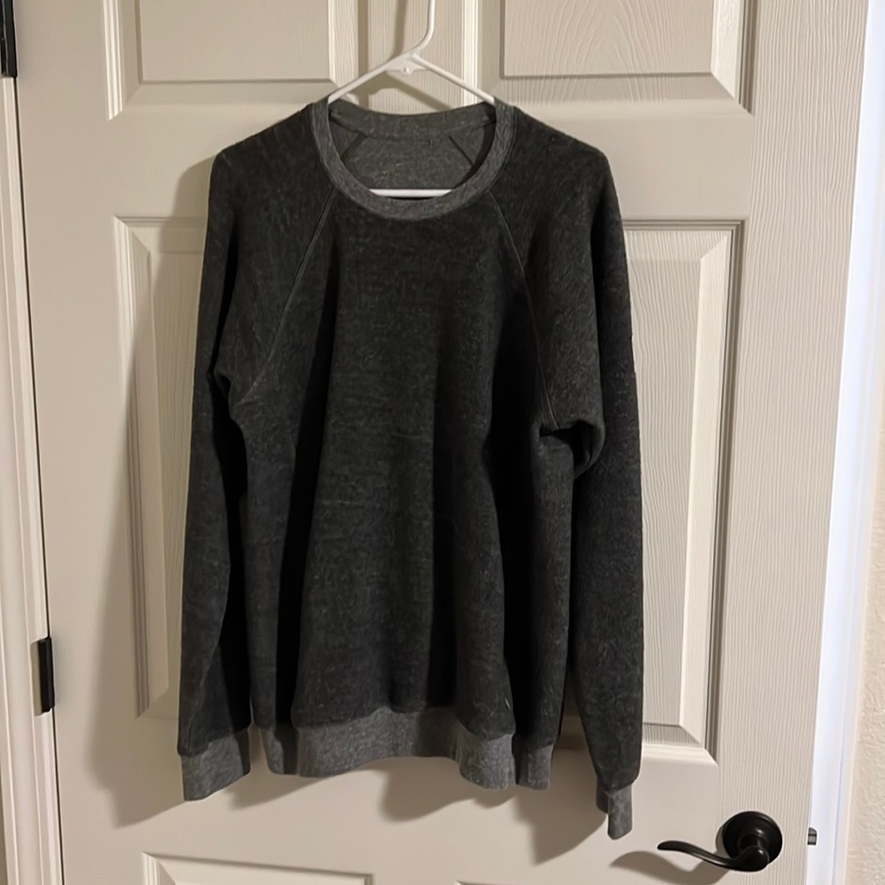 ALO Mens sweater with pockets